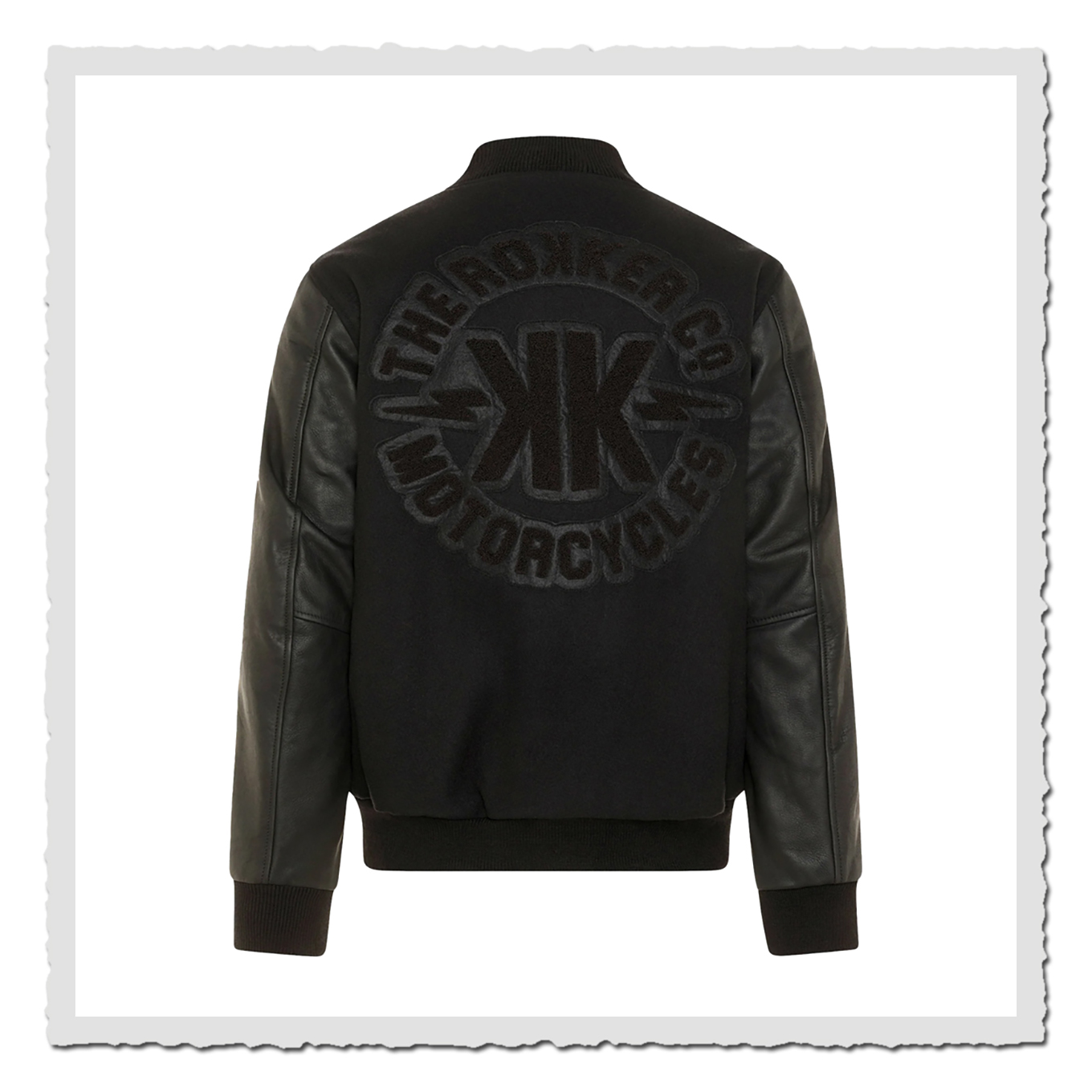 Schwarze Collegejacke von hinten freigestellt auf weißem Hintergrund, großes Ton-in-Ton Rückenpatch.